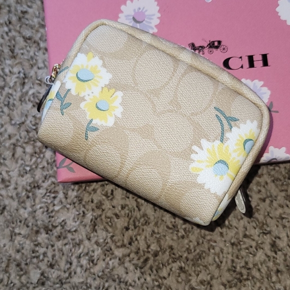 Coach hand held - Picture 3 of 3